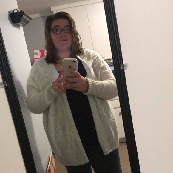 Meet your Posher, Chelsie - Picture 1 of 1